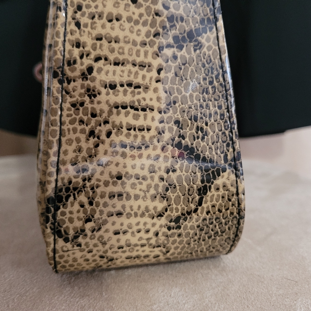 Salvatore Ferragamo Yellow and Black Snakeskin-Print Shoulder Bag - Picture 6 of 10